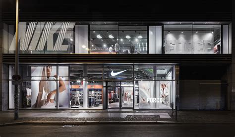 nike air schuhe anschauen bei sporteck in marzahn|Nike Store Berlin Mitte (Partnered). BERLIN, DEU. Nike.com.